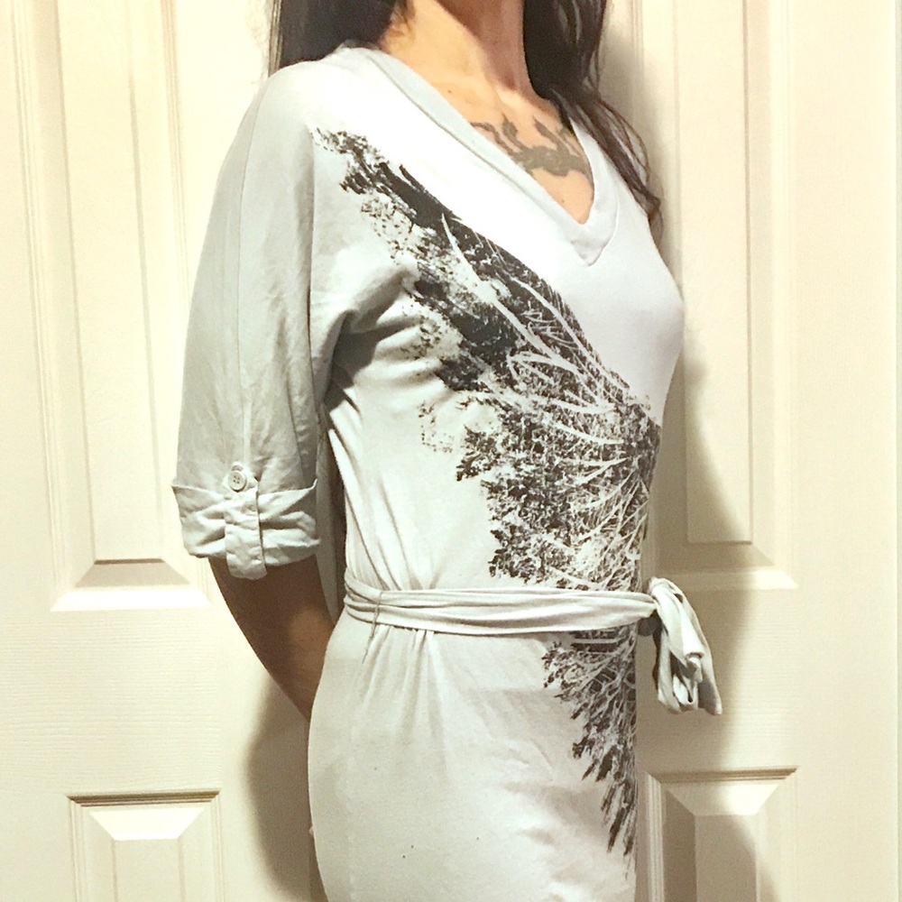 BCBG tie waist screen print t-shirt tunic